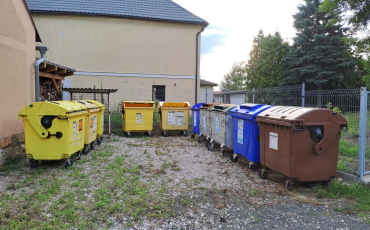 Kontejnery na tříděný odpad 